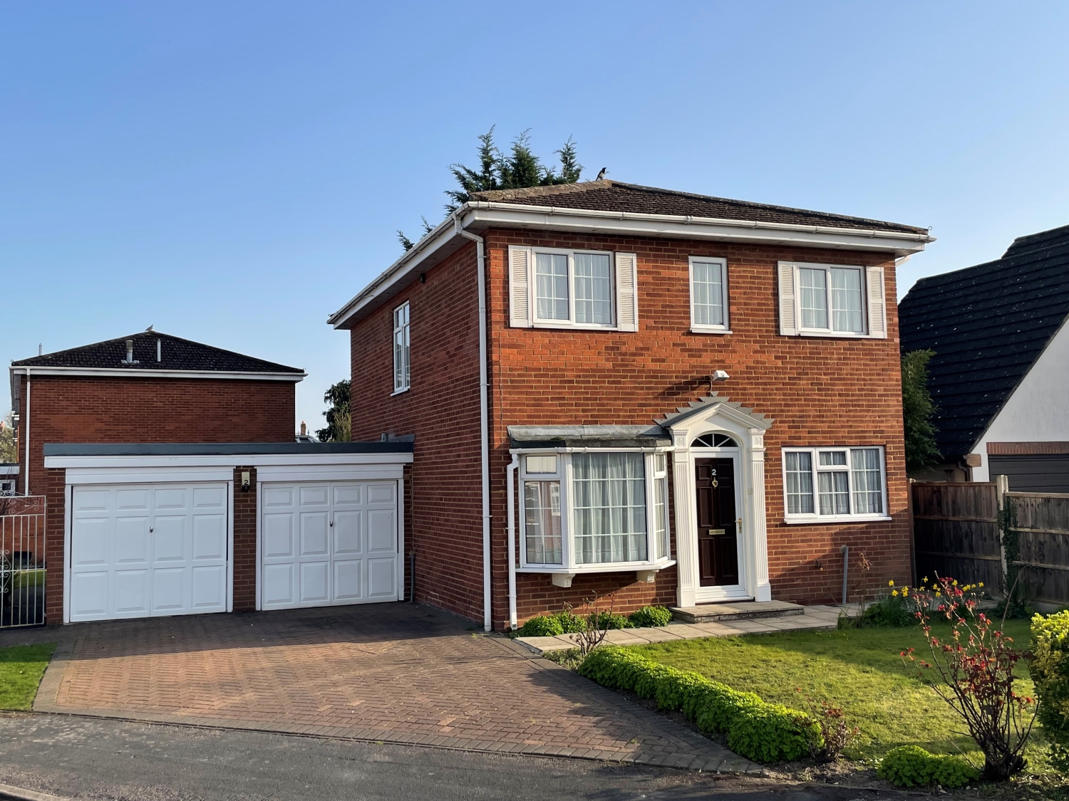 2 Manor Leaze, Egham Nevin And Wells